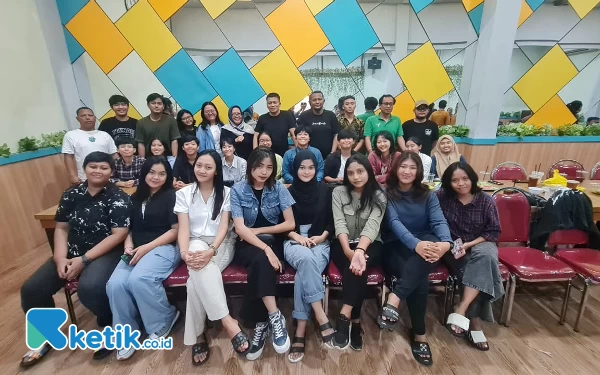 Thumbnail Berita - Bangun Chemistry, Skuad Futsal Putri Surabaya Gelar Bukber