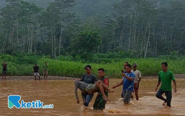 Thumbnail Berita - Mayat Pria Lansia Ditemukan Mengambang di Sungai Pacitan, Berikut Kronologinya