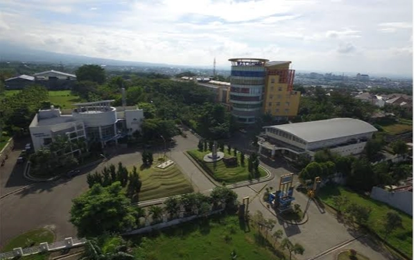 Thumbnail Berita - Di Indonesia Masih Langka, Universitas Ma Chung Resmi Buka Prodi Optometri, Apa Itu?