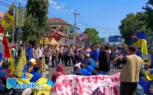 PMII Demo Minta Kapolres Situbondo Tindak Tegas Pelaku Tambang Ilegal