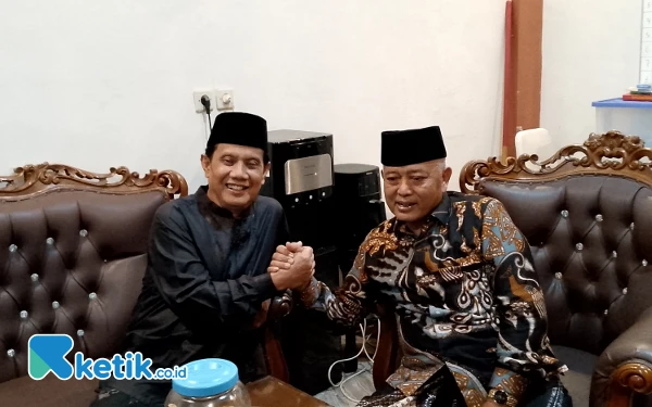 Thumbnail Berita - Pilkada Adem, Petahana Cabup Malang Sanusi Temui Rivalnya Gunawan