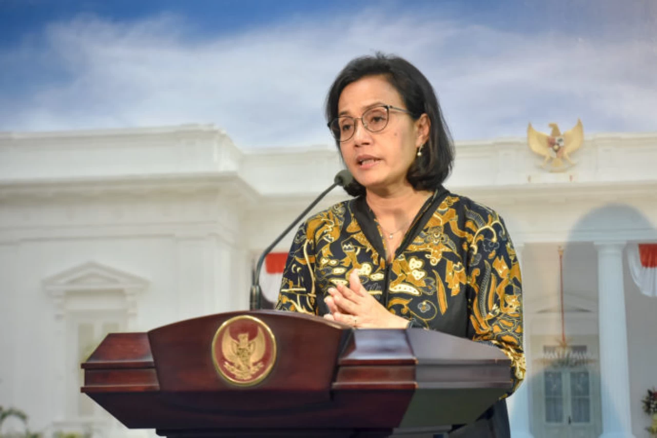 Thumbnail Berita - Minyak Dunia Turun Tapi BBM Naik, Begini Kata Sri Mulyani