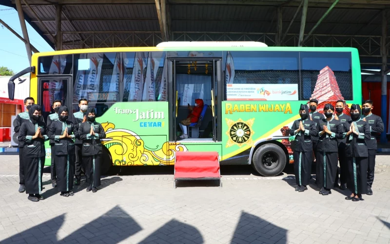 Peringati Hari Pahlawan, Gubernur Khofifah Gratiskan Bus Trans Jatim