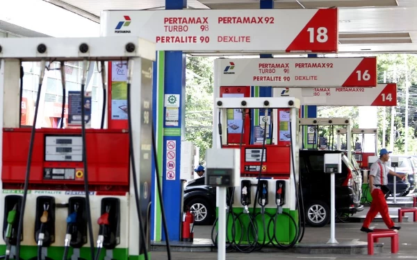 Thumbnail Berita - Hore! Harga Pertamax Turun Jadi Rp12.800 Per Liter Mulai Pukul 14.00