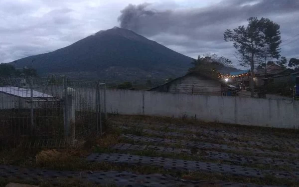 Thumbnail Berita - Gunung Kerinci Erupsi Lagi Hari Ini