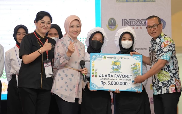 Thumbnail Berita - Atalia Ridwan Kamil Apresiasi Event Kuliner BIFHEX