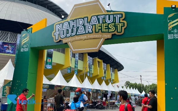 Thumbnail Nahdlatut Tujjar Fest yang berada di belakang panggung Harlah 1 abad NU. (Foto: Shinta/Ketik.co.id)