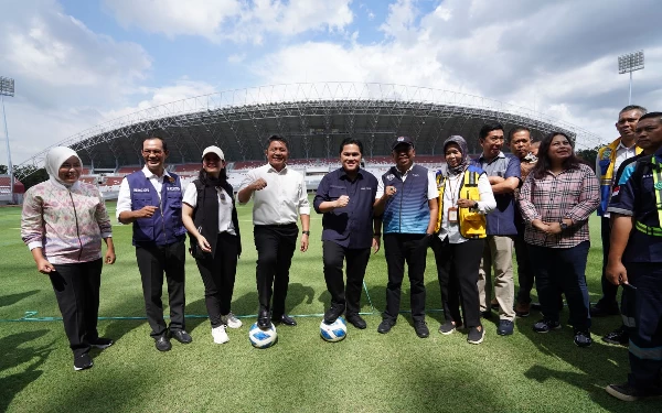 Thumbnail Erick Thohir datang bersama rombongan termasuk Menpora Zainudin Amali yang saat ini juga menjabat sebagai Waketum PSSI.