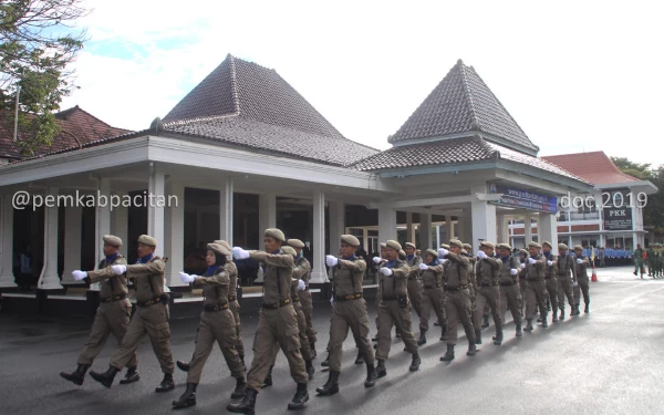 Thumbnail Berita - Satpol PP Pacitan Diminta Siaga Amankan Pemilu 2024