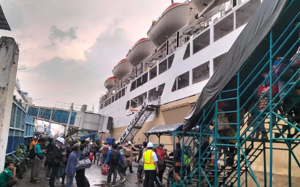 Thumbnail Berita - 44.601 Pemudik Padati Pelabuhan Tanjung Perak Surabaya