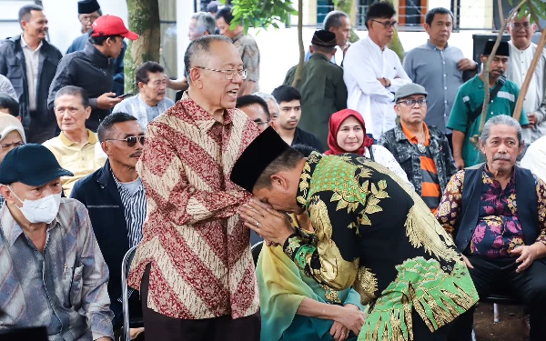 Thumbnail Berita - Tokoh Jabar Dada Rosada Inisiasi Dirikan Bandung University