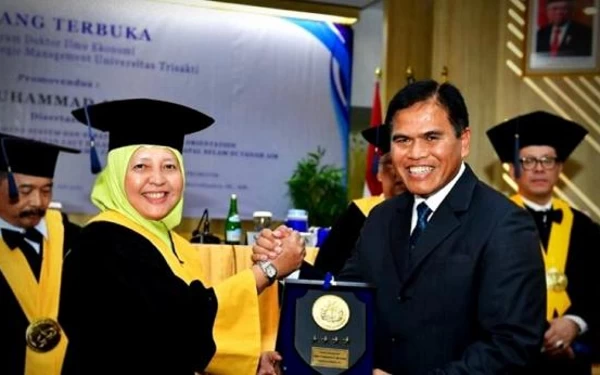 Thumbnail Berita - KSAL Muhammad Ali Berhasil Raih Gelar Doktor dengan Predikat Cumlaude