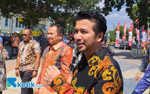 Thumbnail Berita - Bolak-Balik ke Jember, Emil Dardak Sorot Kemacetan di Jalur Probolinggo-Lumajang