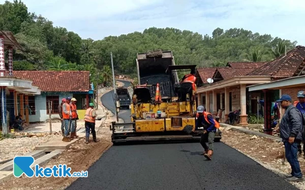 Thumbnail Berita - Pemkab Pacitan Getol Lakukan Pemeliharaan Jalan di Wilayah Perbatasan