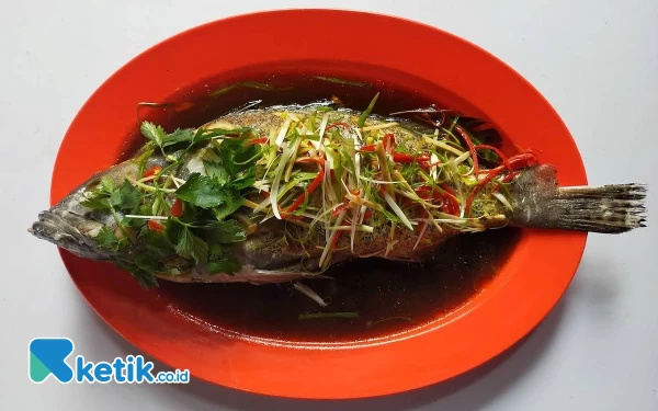 Thumbnail Berita - Ikan Bakar di Janenake Pacitan, Bumbunya Meresap Bikin Ketagihan