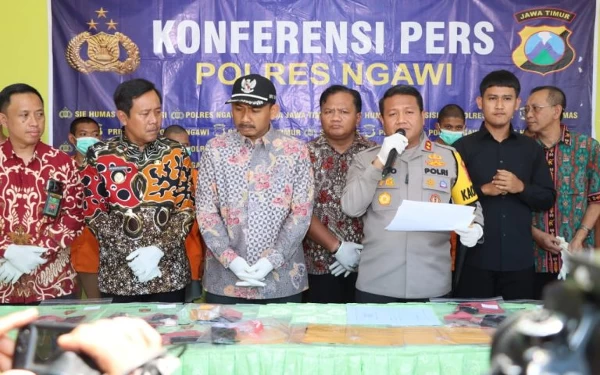 Thumbnail Berita - Sebulan, 15 Terduga Pengedar dan Pengguna Narkoba di Ngawi Ditangkap Polisi, Ratusan Pil Koplo Diamankan