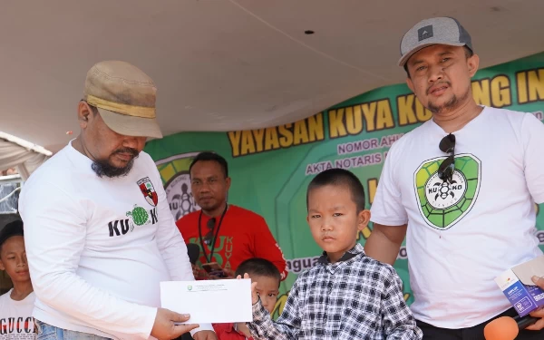 Thumbnail Berita - 5 Tahun Berdiri, Yayasan Kuya Kobong Indonesia Santuni Anak Yatim dan Jompo