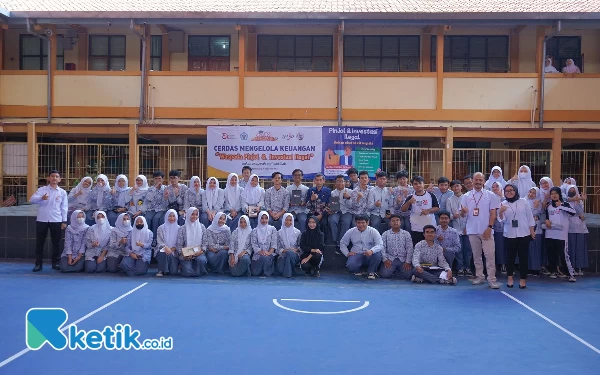 Thumbnail Berita - OJK Gelar Edukasi Keuangan di SMAN 24 Bandung