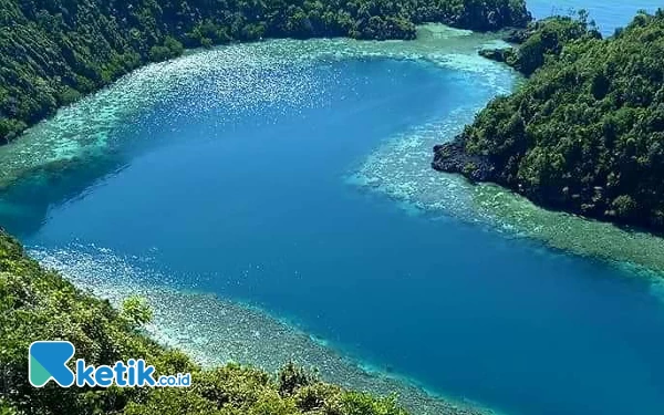 Keindahan Telaga Love di Raja Ampat yang Menakjubkan