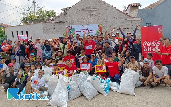 Thumbnail Berita - Coca-Cola Europacific Partners Indonesia Aksi Bersih Sampah Serentak di 10 Kota