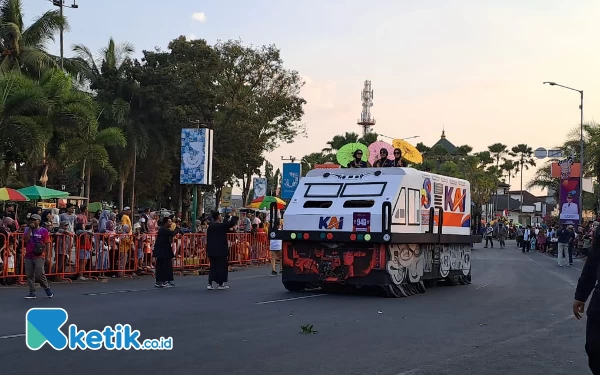 Thumbnail Berita - Puncak Karnaval Pawai Mobil Hias, Ajang Edukasi Masyarakat Jember