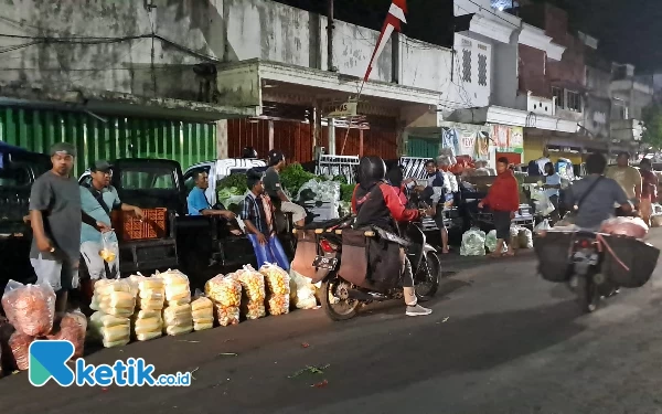 Thumbnail Berita - Hari Pertama Relokasi PKL ke Jalan Samanhudi Jember Menuai Protes Pedagang Sayur