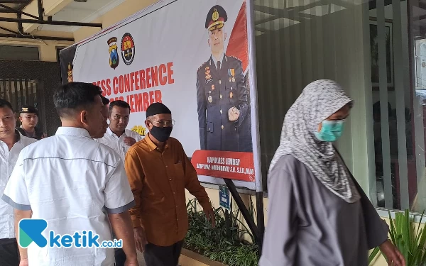 Thumbnail Berita - 3 Tersangka Korupsi Kredit Fiktif Senilai Rp10,9 Miliar di Jember Diringkus