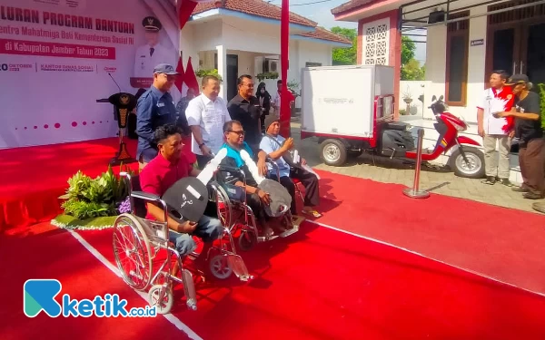 Thumbnail Berita - Disabilitas Jember Terima Bantuan Sepeda Motor Khusus Kewirausahaan