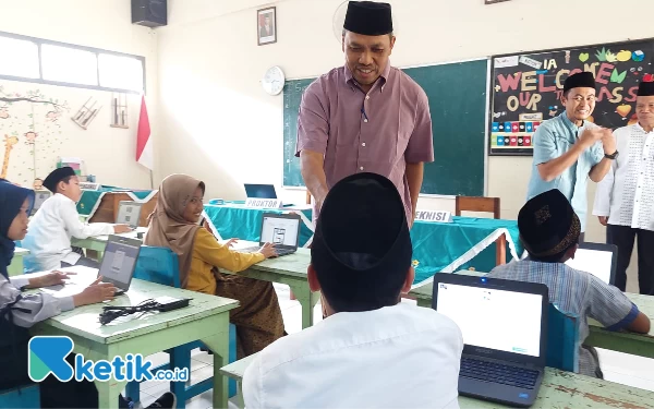 Thumbnail Berita - Lima Ribu Lebih Siswa SD Ikuti ANBK, Dindik Pacitan Tinjau Sekolah