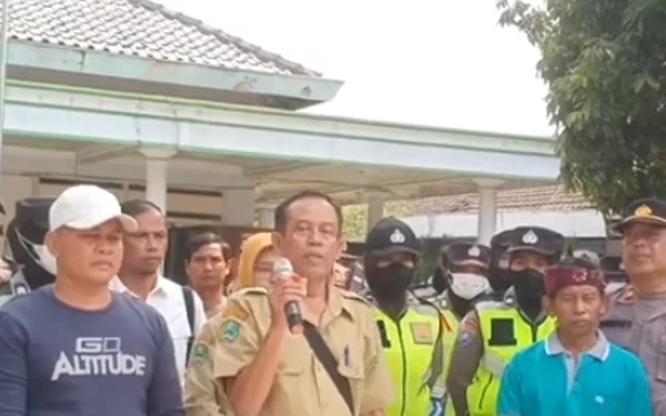 Thumbnail Berita - Dinilai Langgar Perbup Magetan, Kades Pojok Akhirnya Pecat Modin yang Diduga Tak Bisa Baca Doa