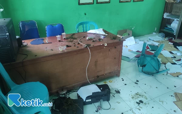 Thumbnail Berita - Kantor PPS  Tegal Jati Bondowoso Dirusak Oknum Tak Bertanggung Jawab