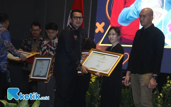 Thumbnail Berita - KONI Jatim Award 2023, Sekdaprov: Terima Kasih KONI Jatim, APBD Terbatas Tapi Prestasi Luar Biasa!