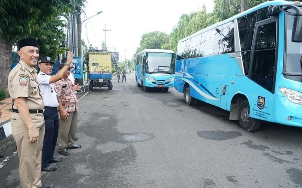 Thumbnail Berita - Kabar Gembira, Kini Masyarakat Bangkalan Bisa Menikmati Angkutan Umum Bus Trans Bangkalan