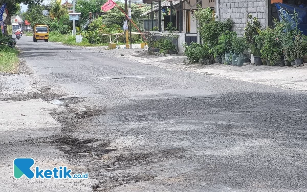 Material Kosong, Jalan Kabupaten yang Rusak di Sleman Hanya Dibiarkan Saja