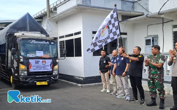 Thumbnail Berita - KPU Jember Lakukan Distribusi Tahap Akhir Logistik Pemilu 2024