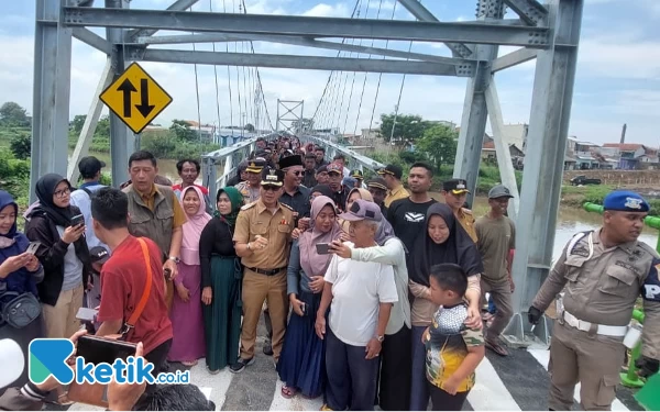 Solusi Kemacetan, Bupati Bandung Resmikan Jembatan Gantung Roda Dua Rancamanyar