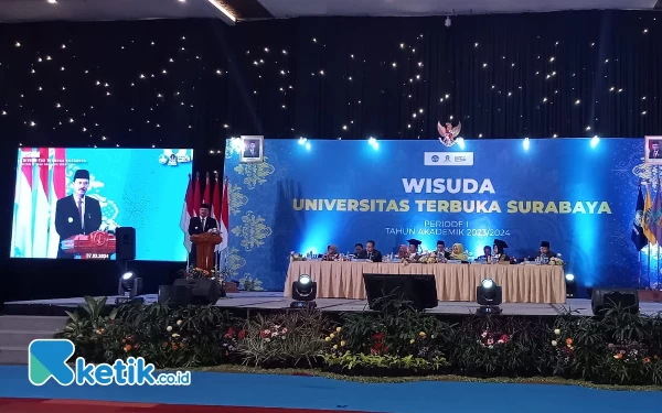 Di Wisuda Universitas Terbuka Surabaya, Wali Kota Madiun Ungkap UT Punya Mahasiswa Napi