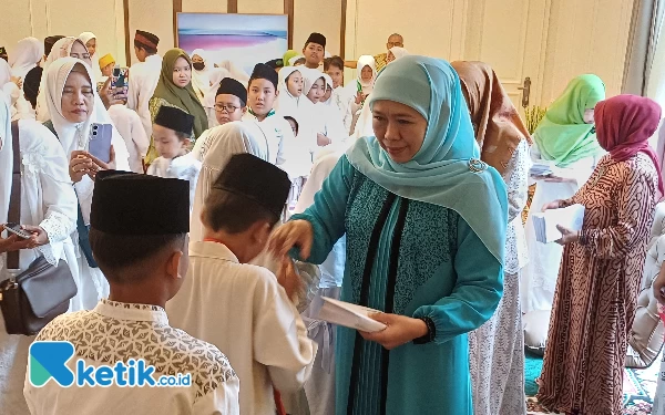 Thumbnail Berita - Bulan Ramadan Perbanyak Sedekah, Buka Dompet dan Bagikan Isinya ke Anak Yatim dan Duafa