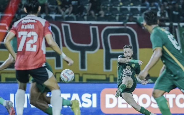 Thumbnail Berita - Persebaya Ditahan Imbang Madura United, Paul Munster: Pemain Kurang Ngotot dan Ngeyel