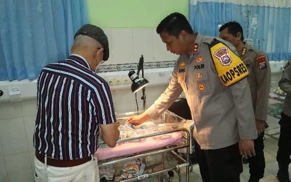 Kapolres Kediri Ungkap Kondisi Terkini Bayi Laki-laki yang Dibuang di Templek