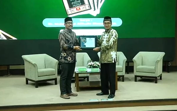 Thumbnail Berita - Katib Syuriyah PBNU Gus Awis Raih Monumental Writing Award 2024