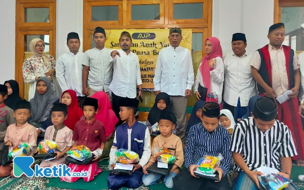 Thumbnail Berita - Jelang Lebaran, AJP Berbagi Kebahagiaan dengan 150 Anak Yatim