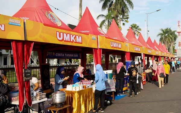 Thumbnail Berita - Perputaran Uang Nobar Semifinal Indonesia vs Uzbekistan di Alun-Alun Jember Diproyeksikan Capai Rp330 Juta