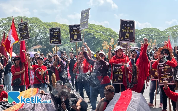 Thumbnail Berita - Semua Buruh Terampil! SPBI Malang Raya Kritik Tagline Pemerintah "May Day is Terampil Day"