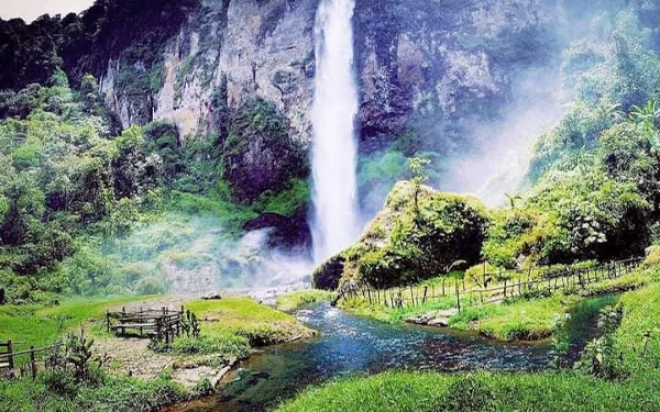 Thumbnail Berita - Curug Ngebul Cianjur, Cocok untuk Camping Ground dan Penginapan