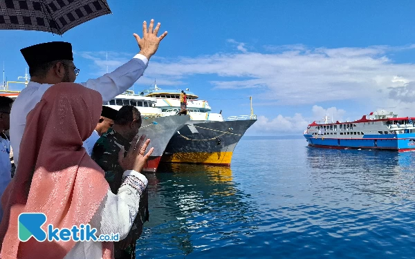 Thumbnail Berita - [Berita Foto] Bupati Bassam Kasuba Lepas 194 Jemaah Haji Halmahera Selatan