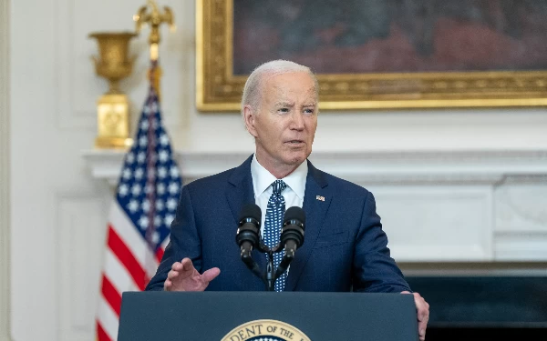 Thumbnail Berita - Trump Calonkan Diri Kembali Presiden AS, Biden Sindir Keras