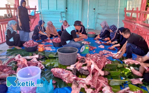 Thumbnail Berita - Semangat Berbagi di SDN 14 Simeulue Timur, Sembelih Hewan Kurban