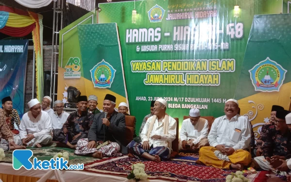 Thumbnail Berita - Digadang Dampingi Risma di Pilgub Jatim, Begini Respons KH Marzuki Mustamar