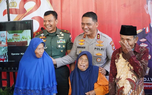 Thumbnail Berita - HUT Bhayangkara ke-78, Danrem 072/Pamungkas Hadiri Baksos dan Bakti Religi Polri di Gunungkidul